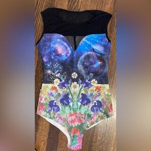 Garden Beauty body suit sz m